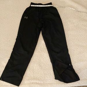 NWOT Under Armor Track Pants with zip up ankles